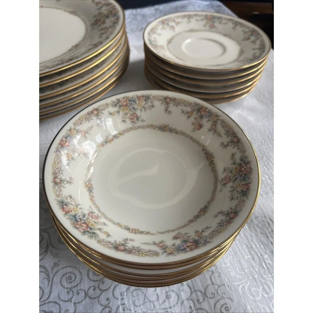 Noritake Ivory China #7246 Gallery 30 Piece Set Floral Gold Trim Dishes /Bowls